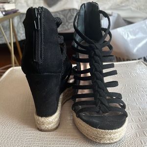 Black stewpot wedges Size 6